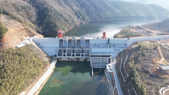 水库大坝形象照片2 摄影:张浩.jpg