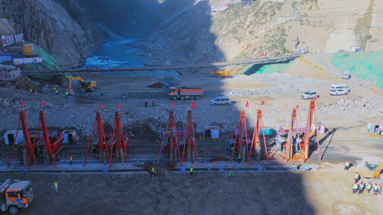 施工现场,崔晨天 摄 (2).JPG