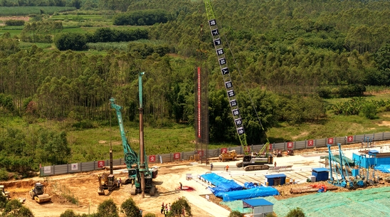 20260915首件钢筋笼吊装—南方公司 胡青沉摄 (2).JPG